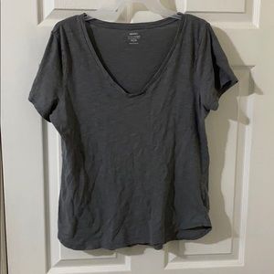 Grey t shirt